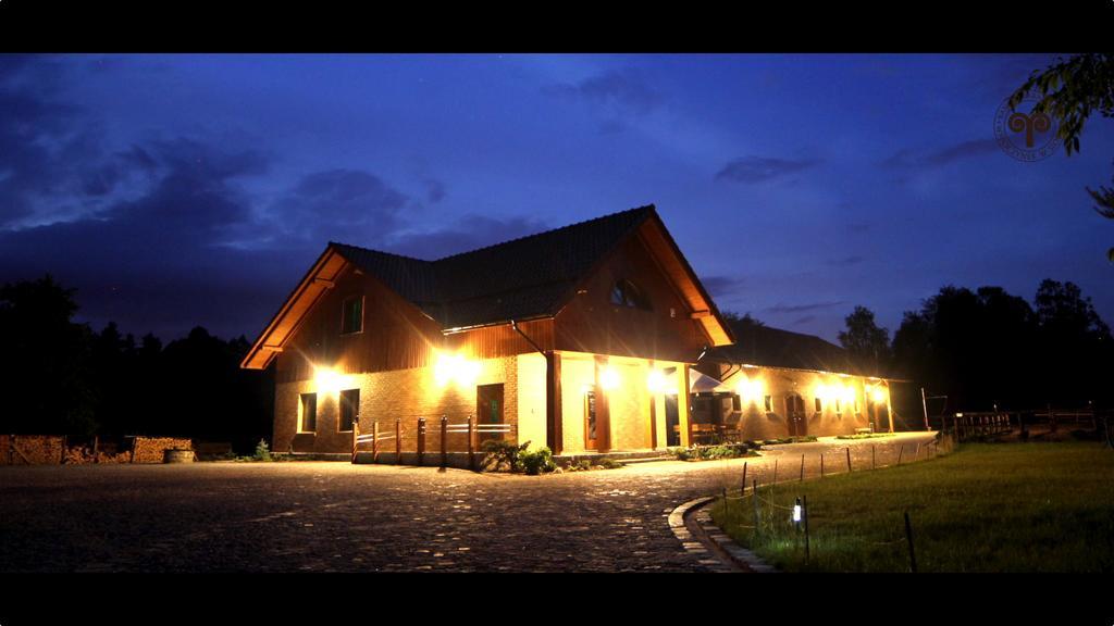 Pokoje Goscinne Ranczo Baranowka Nowa Wies Tworoska Exterior photo